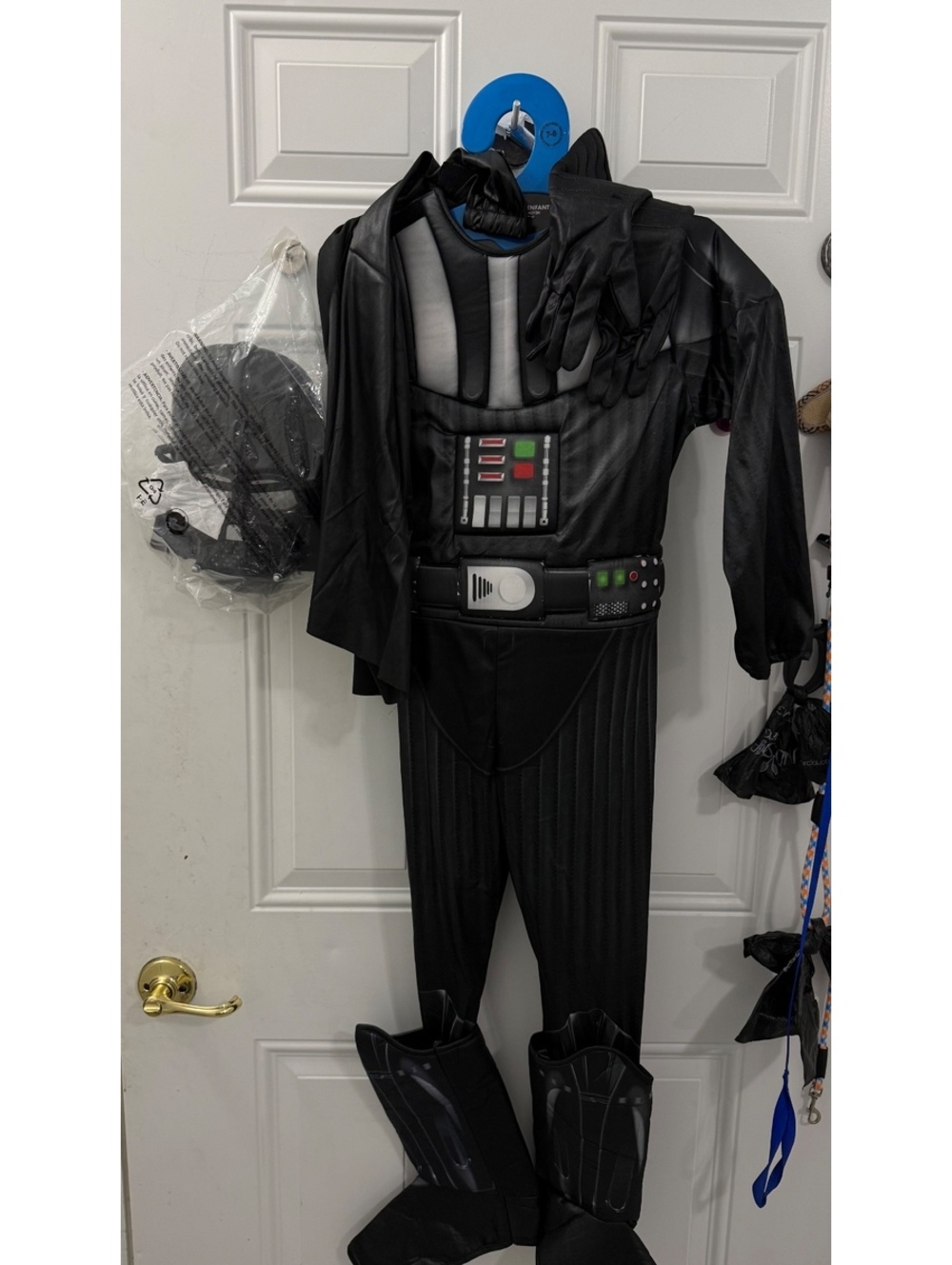 Star Wars Boys Child Darth Vader Costume Medium(7-8) Mask Jumpsuit Gloves, Cape
